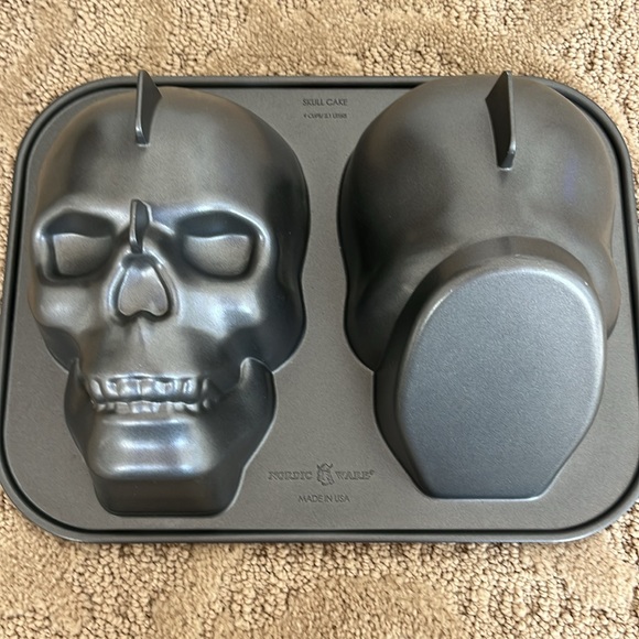 NEW. Nordic Ware Skull Cake Pan - Picture 1 of 4